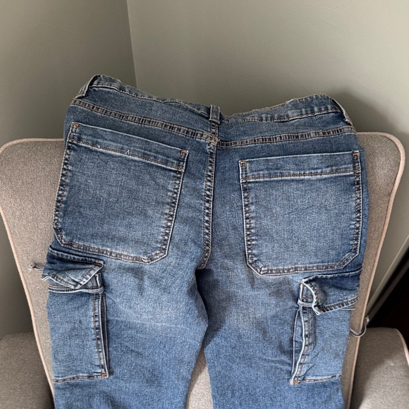 Trendy Denim Flare Jeans with Pocket Details - Picture 4 of 9